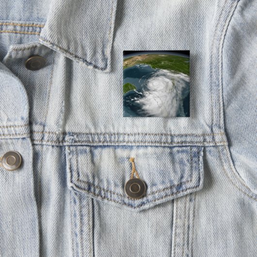 Badge Carré 5 Cm Ouragan Dennis 3 (En situation)