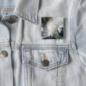 Badge Carré 5 Cm Ouragan Kenna (En situation)