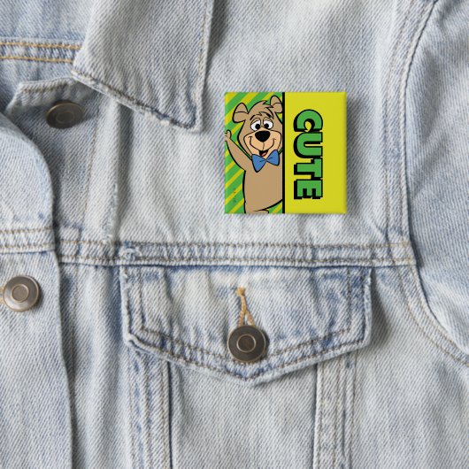 Badge Carré 5 Cm Ours Boo-Boo mignon (En situation)