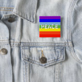BADGE CARRÉ 5 CM PEACE (En situation)