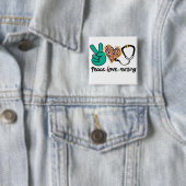 Badge Carré 5 Cm Peace Love Nuring (En situation)