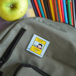 Badge Carré 5 Cm Peanuts | Lucy & the Doctor Is In<br><div class="desc">Lucy is the crabby,  bossy and opinionated girl who bullies most other characters in the comic strip,  particularly Linus et Charlie Brown. Check out this cute Peanuts design featuring Lucy and her advice.</div>