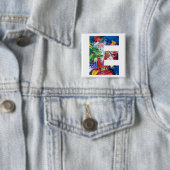 BADGE CARRÉ 5 CM PÈRE NOËL AVEC BALLONS ET MONOGRAMME DE NOËL E (En situation)