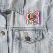 Badge Carré 5 Cm Personnalisé un dans un Melon Bouton d'anniversair (En situation)