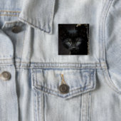 Badge Carré 5 Cm Petit Kitty noir (En situation)