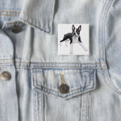 Badge Carré 5 Cm Pin de Boston Terrier (En situation)