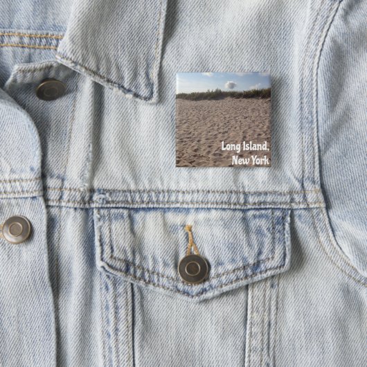 Badge Carré 5 Cm Pin Long Island (En situation)