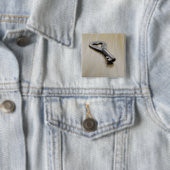 Badge Carré 5 Cm Plan rapproché d'une clé (En situation)