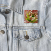 Badge Carré 5 Cm Plan rapproché d'une fleur (En situation)