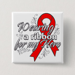 Badge Carré 5 Cm Port d'un ruban rouge pour mon héros