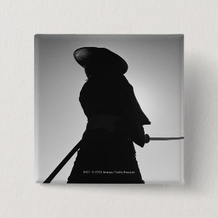 Badge Carré 5 Cm Portrait d'un guerrier samouraï tenant une épée