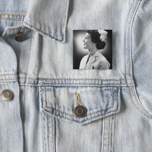 Badge Carré 5 Cm Pose d'infirmière (En situation)