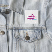 Badge Carré 5 Cm Pourpre de zigzag (En situation)