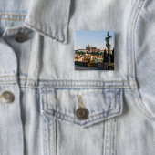 Badge Carré 5 Cm Prague Vue du château de Charles pont, Tchèque R. (En situation)