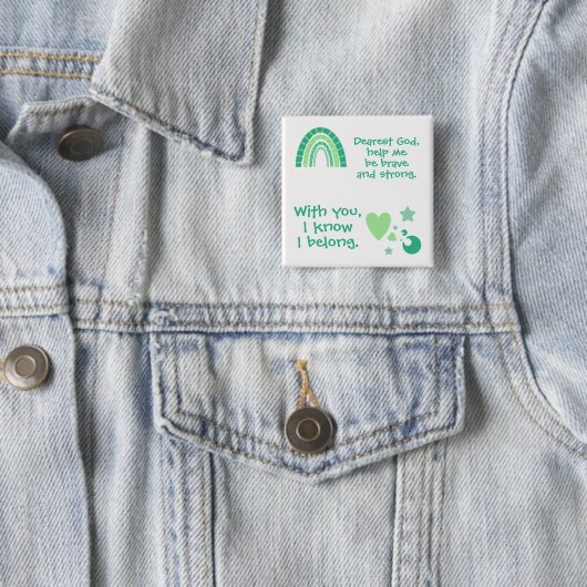 Badge Carré 5 Cm Prière chrétienne pour les enfants Vert | (En situation)