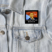 BADGE CARRÉ 5 CM PROBLÈMES DE FIXATION (En situation)