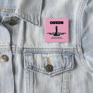 Badge Carré 5 Cm Queen Chess Sachez Qu'Elle Peut Se Déplacer Dans N