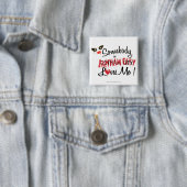 Badge Carré 5 Cm Quelqu'un en AC m'aime (En situation)