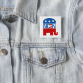 Badge Carré 5 Cm Républicain pour Biden 2020 (En situation)