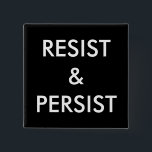 Badge Carré 5 Cm Résistez et persistez, texte blanc en gras sur noi<br><div class="desc">Montrez votre engagement à s'opposer à la discrimination et à la bigoterie et inspirez les autres à faire de même en portant un bouton Résistance et persistance avec un texte blanc en gras sur le noir. Pour une autre couleur arrière - plan, cliquez sur "Customiser" et sélectionnez une couleur arrière...</div>