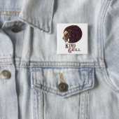 Badge Carré 5 Cm Roi du Grill (En situation)