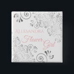 Badge Carré 5 Cm Rose et gris d'étiquette de nom de demoiselle de<br><div class="desc">Identifiez les acteurs clé à votre douche, mariage ou dîner nuptiale de répétition avec nos boutons élégants, roses et gris. A conçu pour coordonner avec notre suite élégante rose et grise de mariage, caractéristiques de ce bouton un flourish argenté d'aluminium de faux sur un arrière - plan blanc avec la...</div>