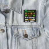 Badge Carré 5 Cm Saint-Patrick beery et joyeux (En situation)