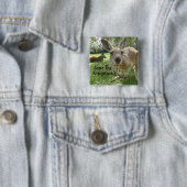 Badge Carré 5 Cm Sauvez les Kangourous (En situation)