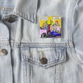 Badge Carré 5 Cm Serveur vers le bas ! (En situation)