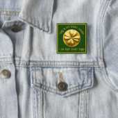 Badge Carré 5 Cm Shamrock doré personnalisé Saint Patrick's Day (En situation)