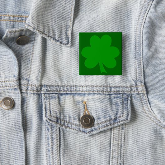 Badge Carré 5 Cm Shamrock vert (En situation)