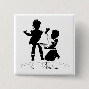 Badge Carré 5 Cm silhouette de fille et garçon et bateau modèle