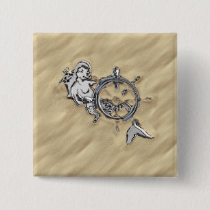 Badge Carré 5 Cm Sirène d'argent dans le décor de sable