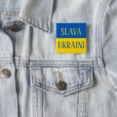 Badge Carré 5 Cm Slava Ukrainiini Glory to Ukraine (En situation)