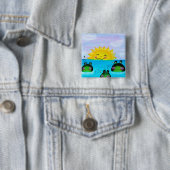 Badge Carré 5 Cm SOLEIL et bouton de grenouilles (En situation)