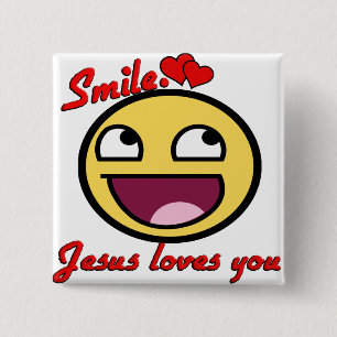 BADGE CARRÉ 5 CM SOURIRE JÉSUS T'AIME