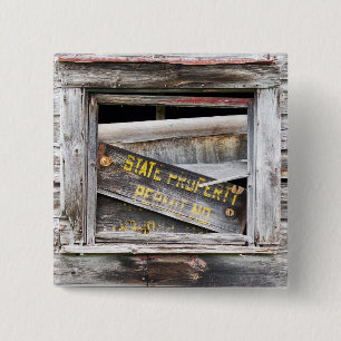 Badge Carré 5 Cm State, propriété