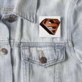 Badge Carré 5 Cm Superman S-Shield | Logo Grainy 3D (En situation)