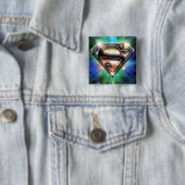 Badge Carré 5 Cm Superman Stylized | Shiny Burst Logo (En situation)