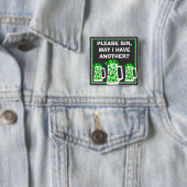 Badge Carré 5 Cm Svp bière je, shamrocks d'o de tasses (En situation)
