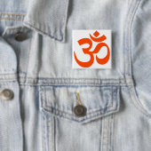Badge Carré 5 Cm Symbole Om indien (En situation)