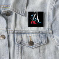 Talons de Kamala Harris écrasant le chapeau Maga