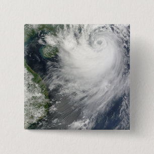 Badge Carré 5 Cm Tempête tropicale Koppu s'approchant du