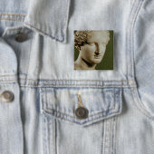 Badge Carré 5 Cm Tête d'Artemis (En situation)