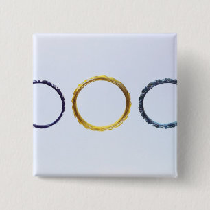 Badge Carré 5 Cm Trois bracelets, de Mathay-Mandeure