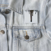 Badge Carré 5 Cm Troncs d'arbre dans la neige (En situation)