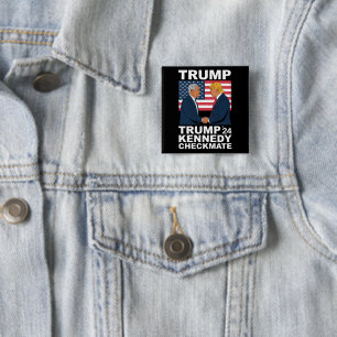 Badge Carré 5 Cm Trump Kennedy Échec et Mat 2024 Votez Trump Kenned