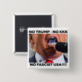 BADGE CARRÉ 5 CM TRUMP "NO FASCIST USA" BUTTON (Devant & derrière)