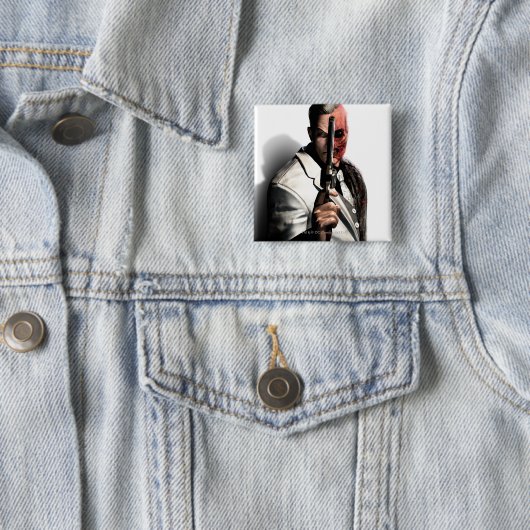 Badge Carré 5 Cm Two-Face 2 (En situation)