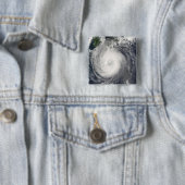 Badge Carré 5 Cm Typhon Chaba (En situation)